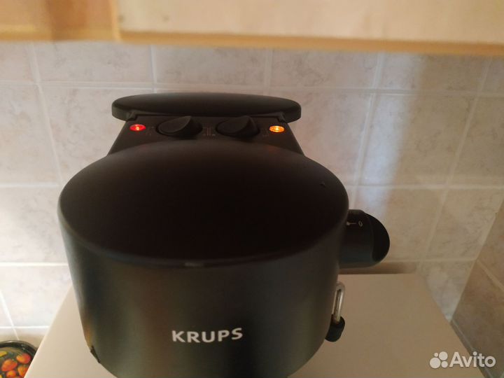 Кофемашина автоматическая рожковая