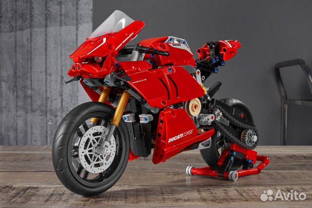 Lego Technic 42107 Ducati Panigale V4 R (новый)