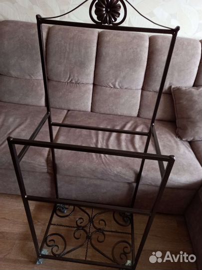 Вешалка напольная кованная