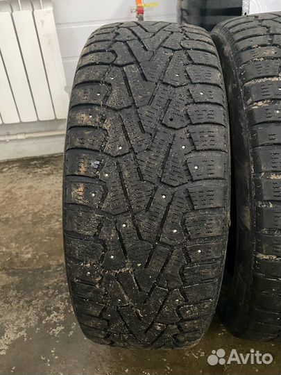 Pirelli Ice Zero 215/55 R17