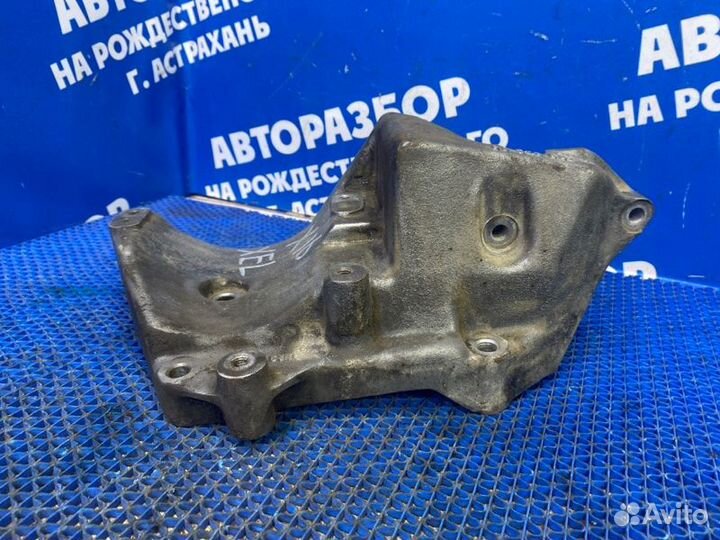 Кронштейн кондиционера Opel Vectra B седан X16XEL