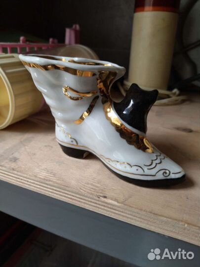 Фарфоровая статуэтка Кот в сапоге