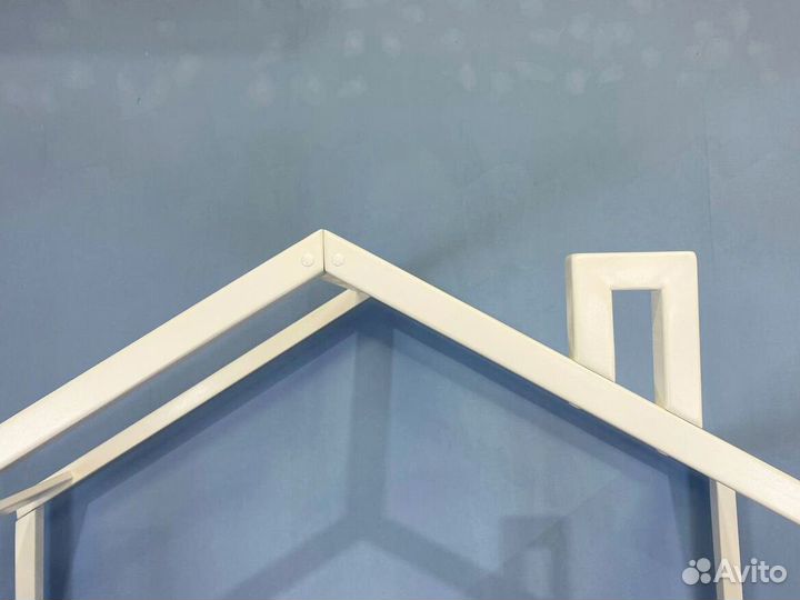 Детская односпальная кровать домик