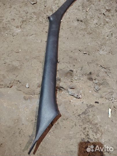 Накладка стойки лобового стекла subaru Outback BG9