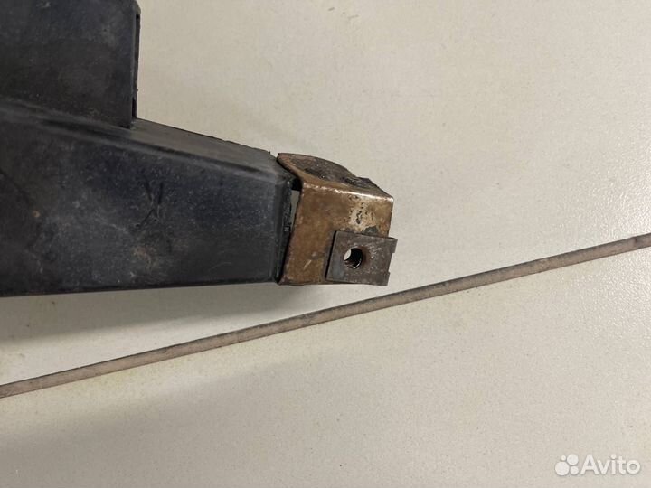 Кронштейн фары передний правый Bmw X6M E71 N63