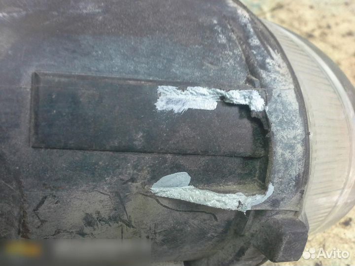 Фара противотуманная левая Audi Q3 2012