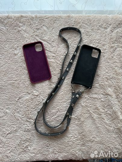 Чехол на iPhone 11 с ремешком