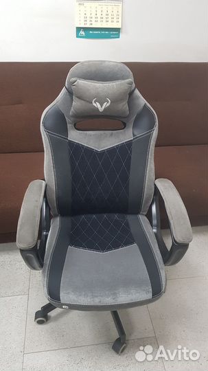 Бюрократ Кресло игровое Zombie viking 6 knight