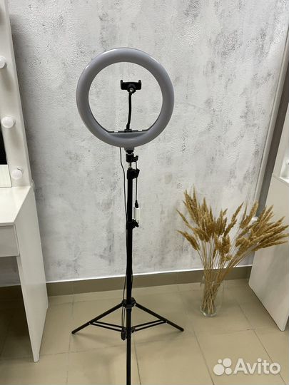 Кольцевая лампа 30 см со штативом