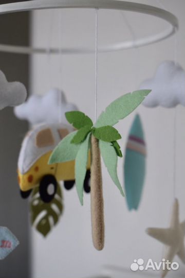 Мобиль в кроватку ручной работы из фетра