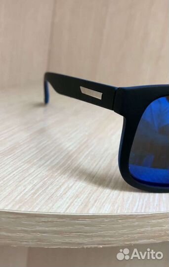 Солнцезащитные очки polaroid