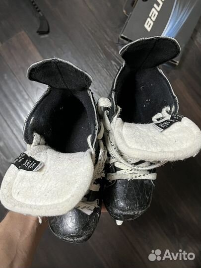 Хоккейные коньки bauer supreme 140 детские