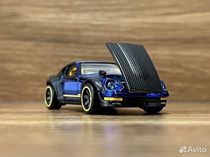 Hot Wheels RLC Custom 72 Datsun 240Z