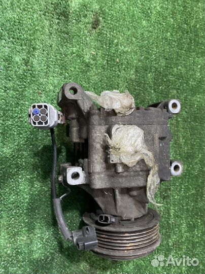 Компрессор кондиционера 2zz-ge Toyota Corolla