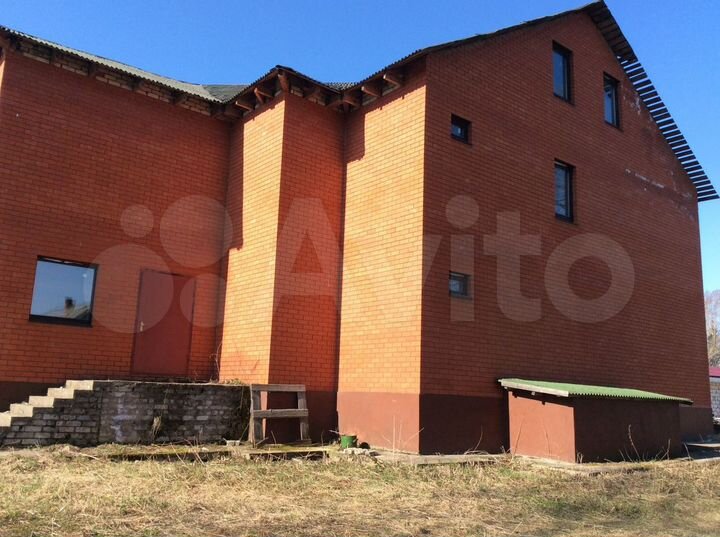 Дом 700 м² на участке 10 сот.