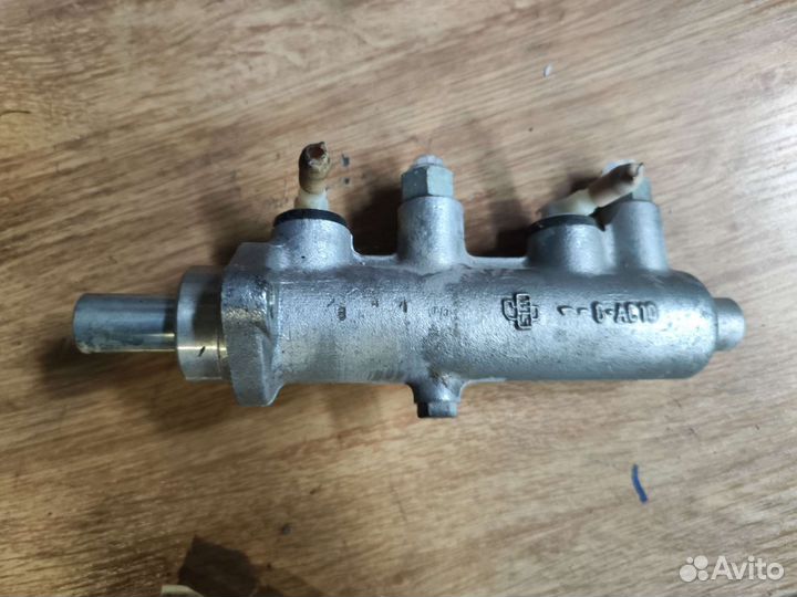 Главный тормозной цилиндр ныса-522, жук