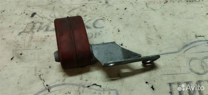 Кронштейн глушителя Audi A8 D3 4E 2004-2010