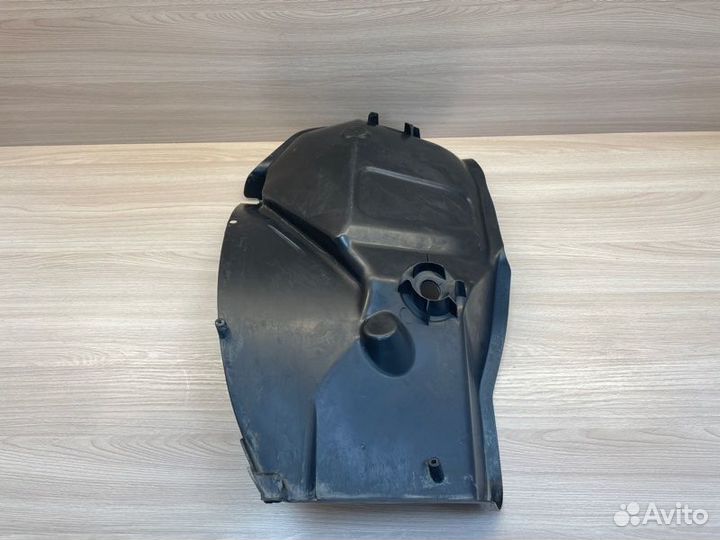 Подкрылок задний левый Renault Logan