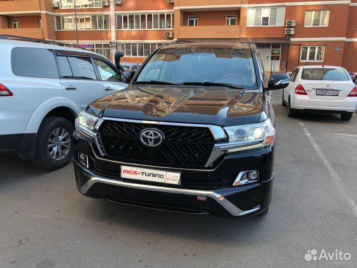 Рестайлинг Toyota Land Cruiser 200 Executive black