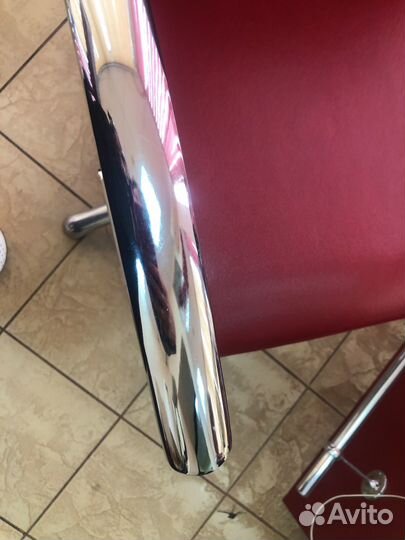 Парикмахерское кресло