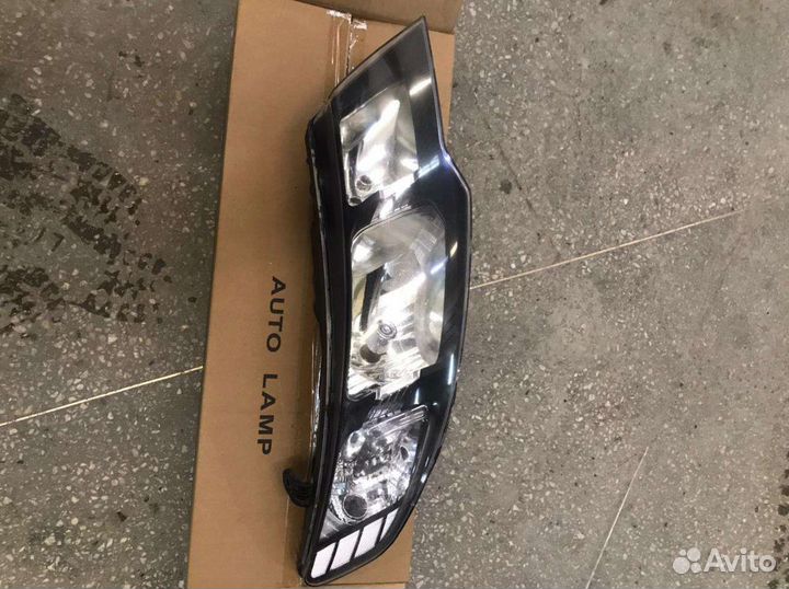 Фара KIA cerato 2 правая оригинал