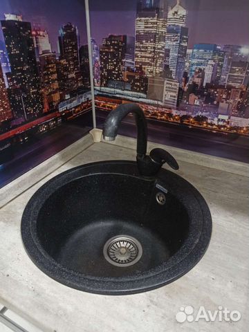 Кухонная мойка со смесителем