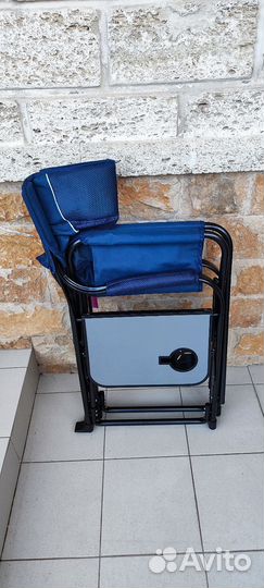 Кресло стальное с откидным столиком