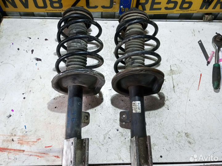 Стойки амортизатора передние Peugeot 307