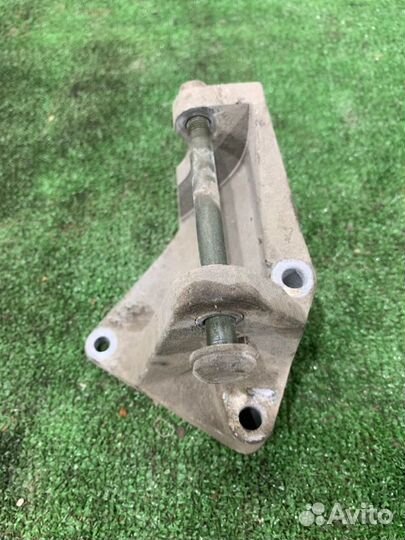 Кронштейн гидроусилителя руля Nissan Almera