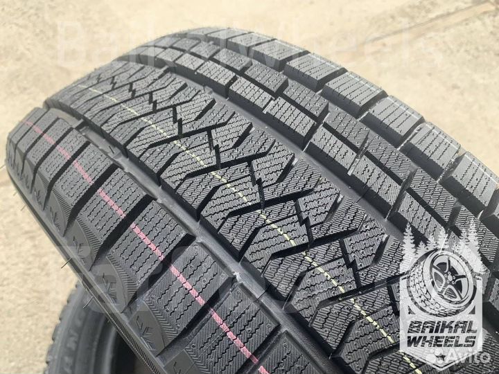 Triangle PL02 245/35 R19 93W