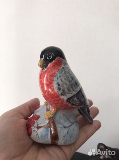 Снегирь с рябиной майолика
