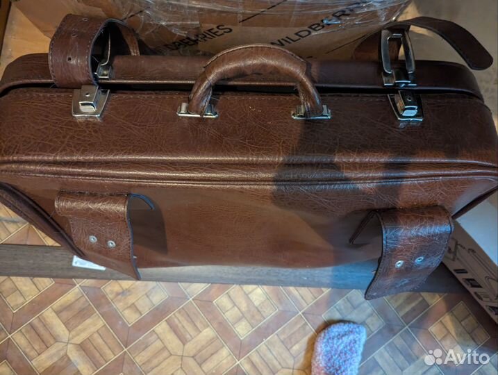 Три кожаных чемодана СССР большие