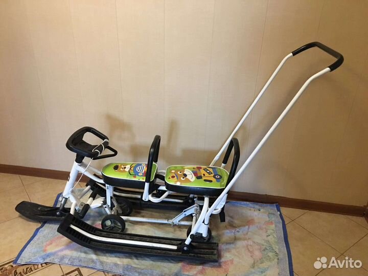 Детский снегокат с колесами