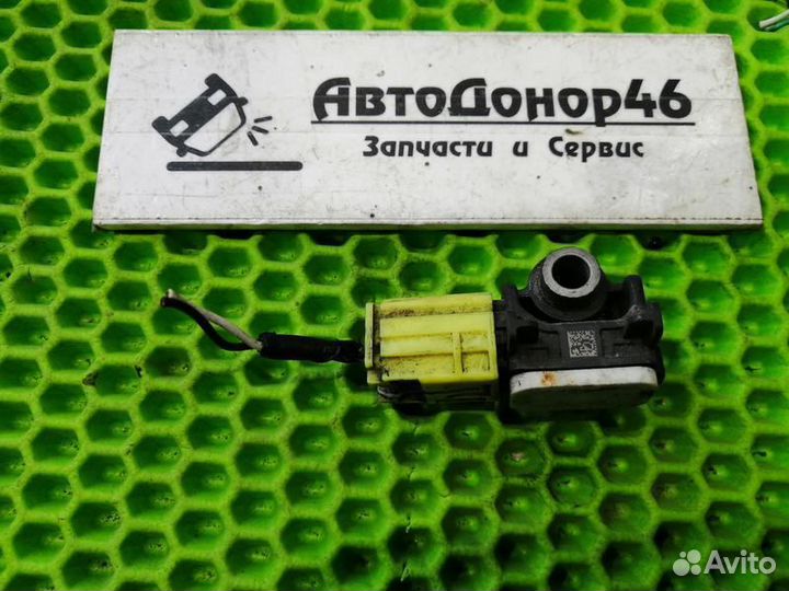 Датчик удара airbag Nissan Juke F15