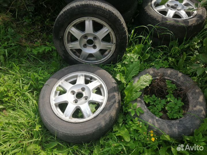 Колёса стояли на Kio Рио