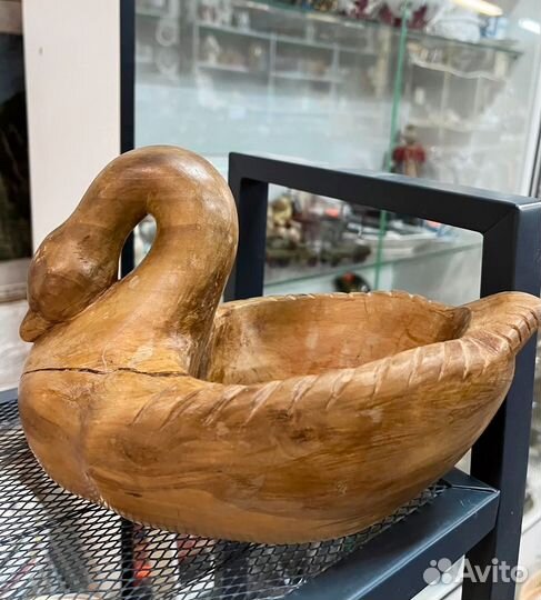 Ковш лебедь дерево