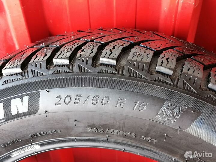 Michelin X-Ice North 4 205/60 R16