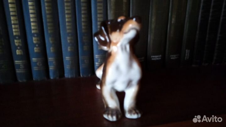Фигурка фарфоровая такса лфз 1970 год