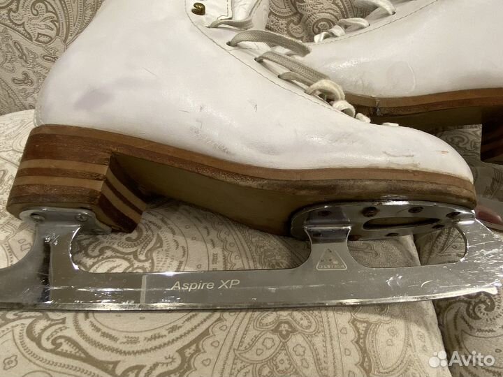 Коньки для фигурного катания профессиональные