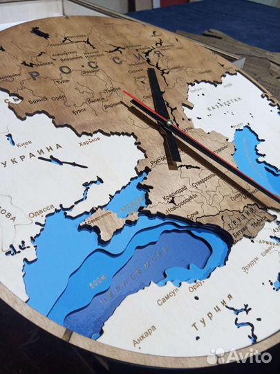 Часы из дерева