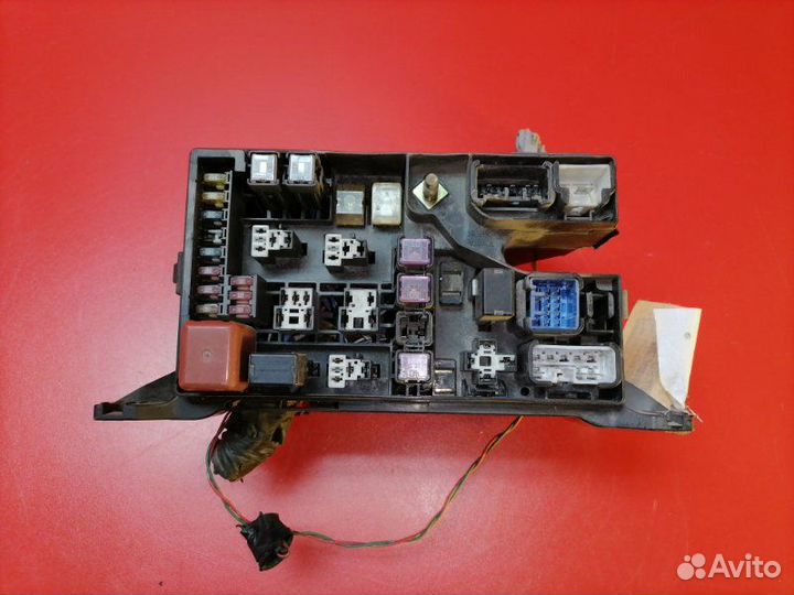 Блок предохранителей подкапотный Toyota Lite Ace