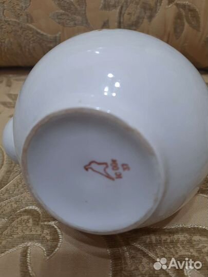 Посуда разная, кастрюля,кружки, ложки, чайник