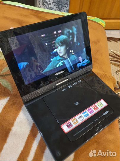 Портативный видеопроигрыватель GoldStar PD-9A10