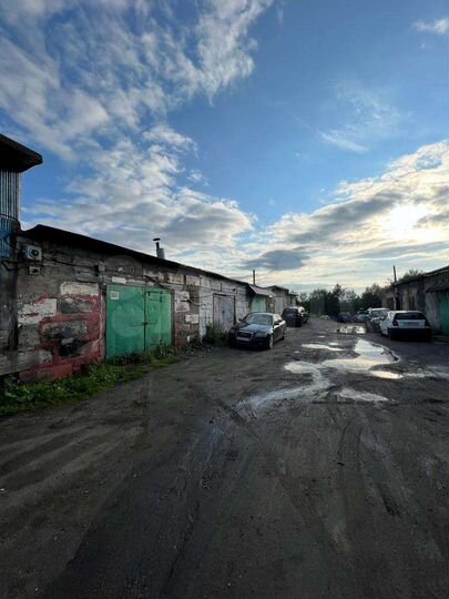 Гараж, > 30 м²