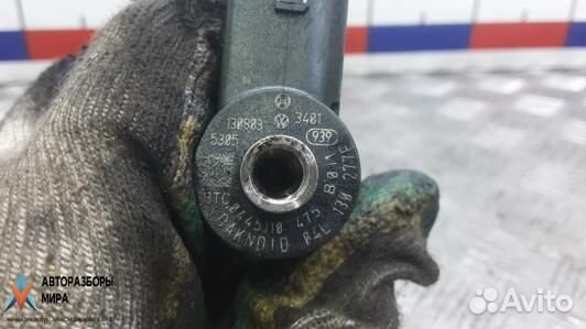 Форсунка Skoda Octavia 3 (A7) 2013 0445110475