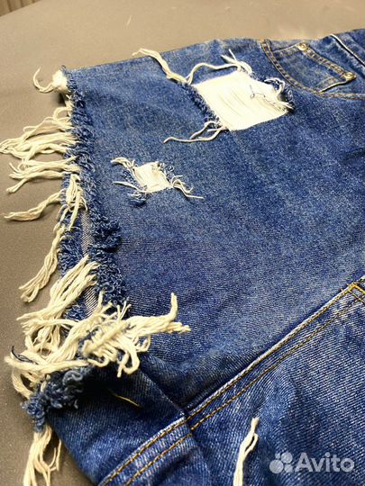 Джинсовая куртка и шорты