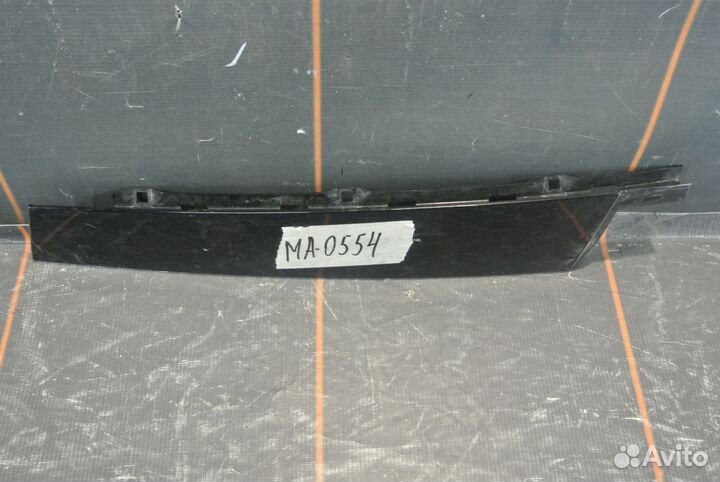 Накладка двери передней правой-Volkswagen Touareg