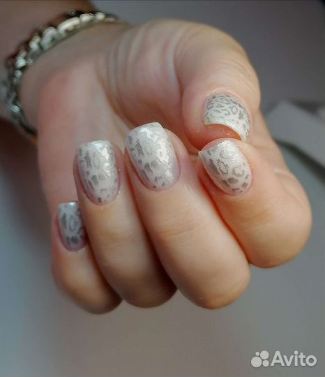 Маникюр, педикюр, наращивание ногтей