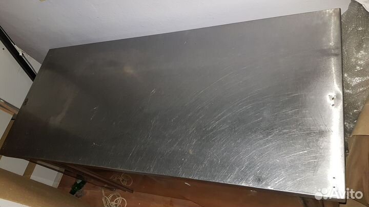 Стол из нержавеющей стали