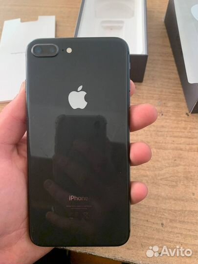 iPhone 8 Plus, 64 ГБ